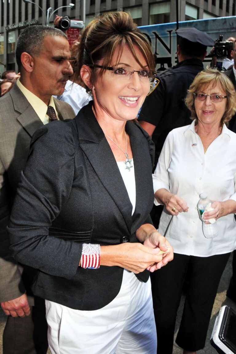 Morning Feeding: Sarah Palin Subscribes To Her Own Version Of US History