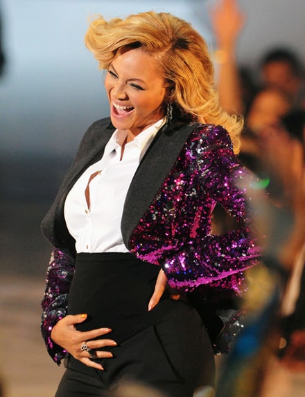 Beyonce Baby Bump VMAs 2011