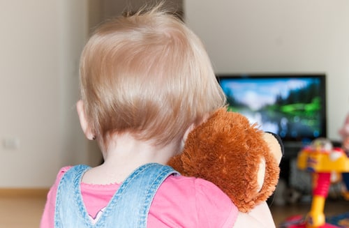 Evening Feeding: No TV For Children Under Two, Doctors’ Group Urges