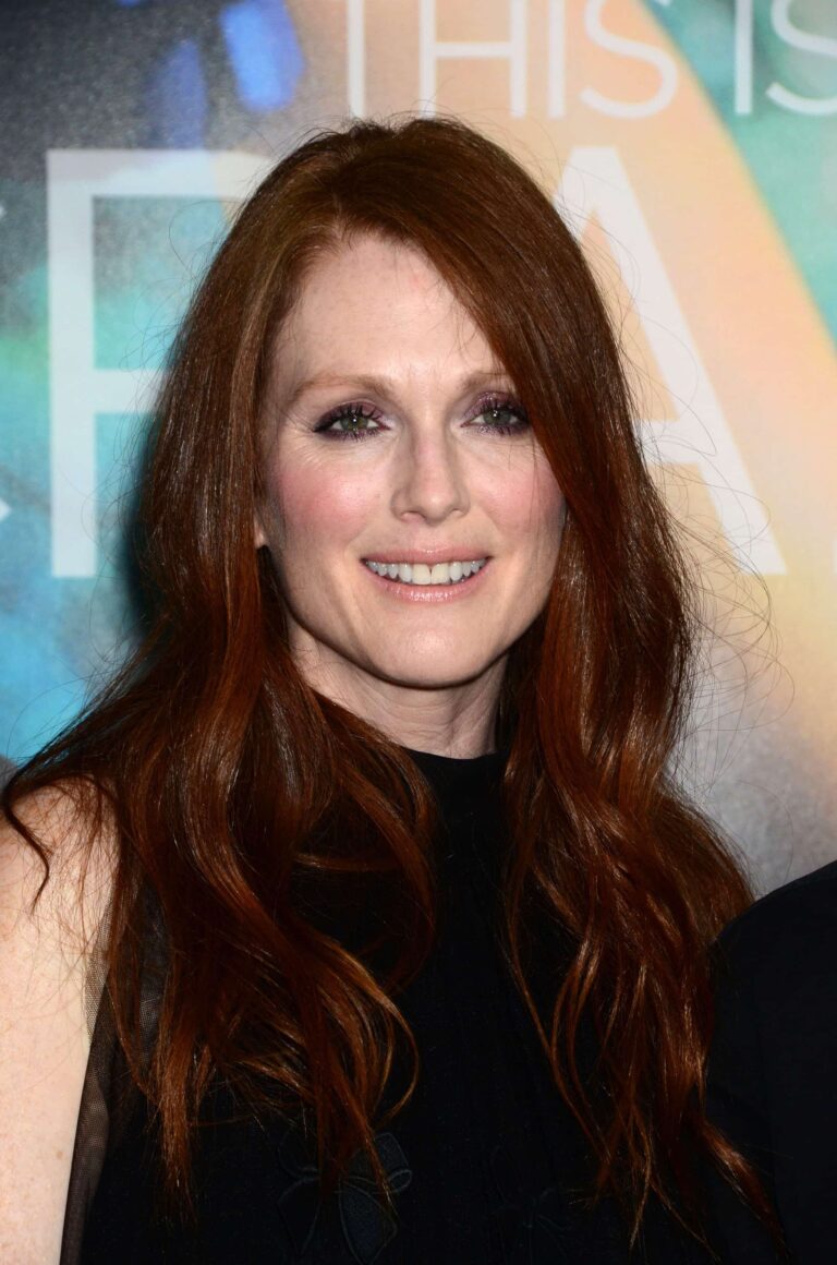 Julianne Moore Turns Down Roles To Be With Her Kids