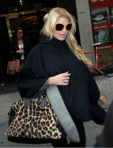 Pregnant Jessica Simpson In Talks With Weight Watchers