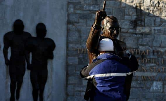 Morning Feeding: The Penn State Board Of Trustees Should Not Have To Defend Itself For Firing Joe Paterno