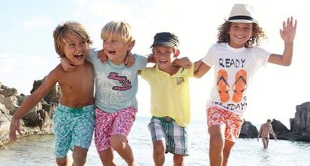 French Online Retailer Features Naked Man In Ad For Children’s T-Shirts