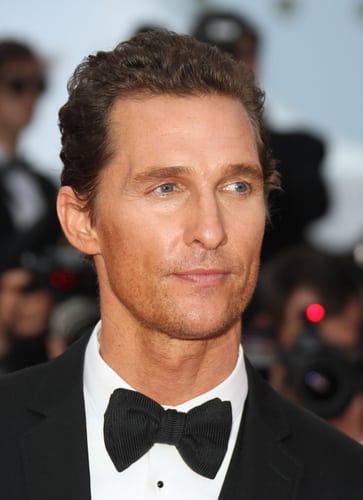 Evening Feeding: Matthew McConaughey’s Picture Perfect Family Takes A Hudson River Stroll