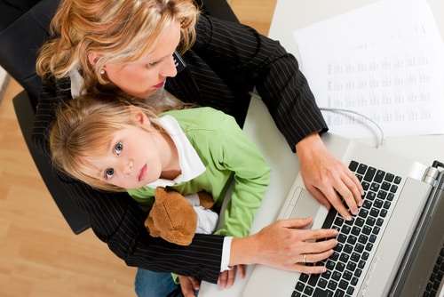 Full-Time Working Moms Are Glittering Beacons Of Health, Says Yet Another Mommy Wars Study