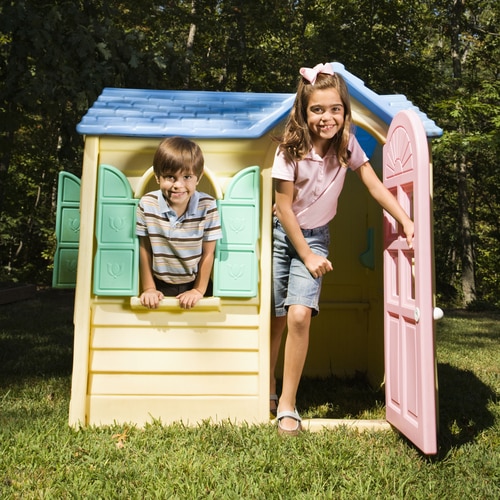 Home Owners Association Hates Fun, Sues 4-Year-Old’s Family Over A Pink Playhouse