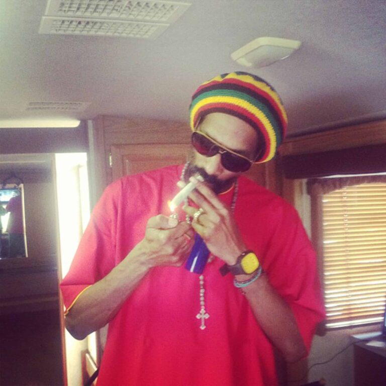 Snoop Dogg Is A Better Mom Than Me Because I Don’t Know How To Get High