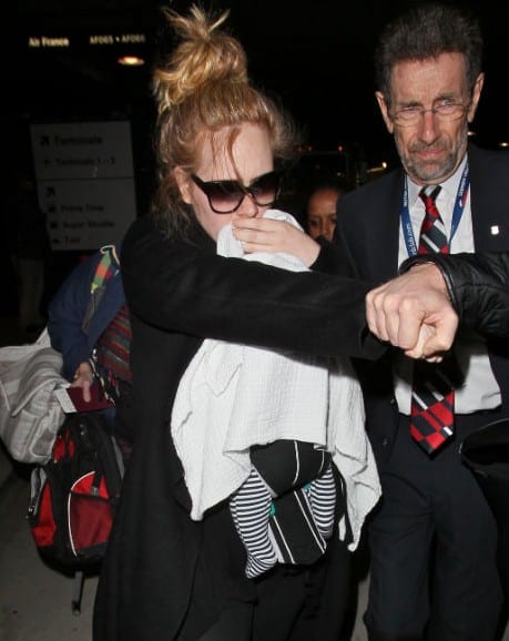 Adele Took Her Baby Who Has No Name Shopping In Los Angeles, Breaking News: No Name Has Legs