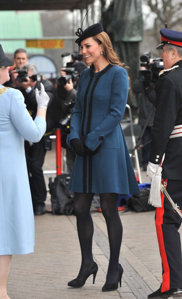Should Pregnant Kate Middleton Stop Wearing High Heels? Do You Think ...