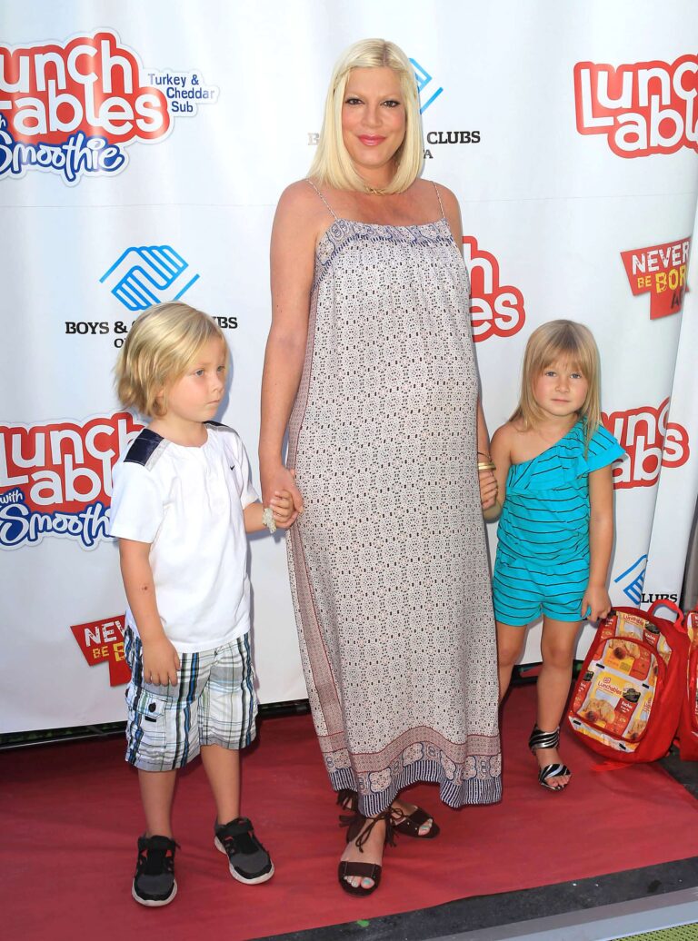 A Round Of Applause For Tori Spelling Shaming Star For False Divorce Claims