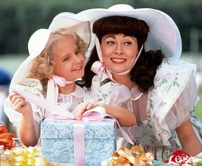Enter Our Fabulous Mother’s Day Essay Contest And Win A Gift Basket Plus Be Featured On Mommyish
