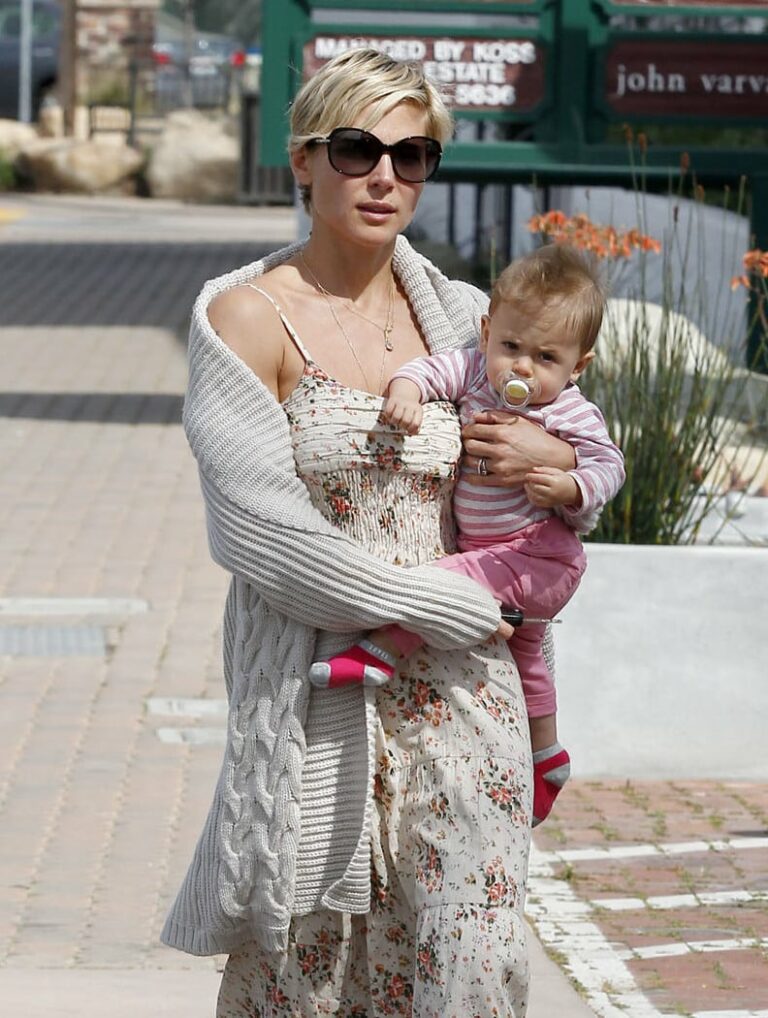 Pink Is For Princesses – According To Elsa Pataky And How She Dresses Daughter, India