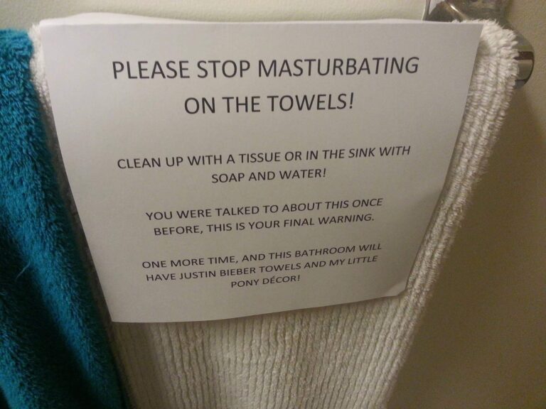 Mom Posts Amazingly Humiliating Sign In Bathroom And Even I’m Cringing For This Kid