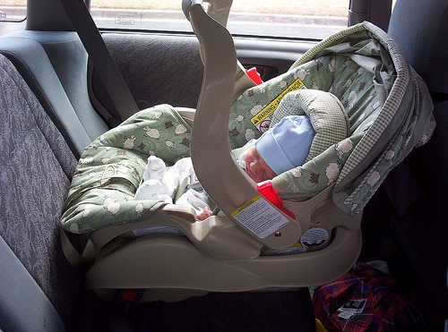Car Seat Sancti-Parent Kindly Consults Reddit On Whether To Call Out FB Friends, And Reddit Concurs