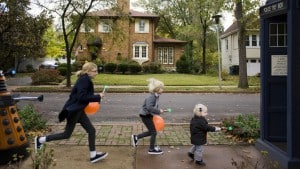 Reddit Dad Takes Amazing Snaps Of His Kids For Halloween And Wins Everything