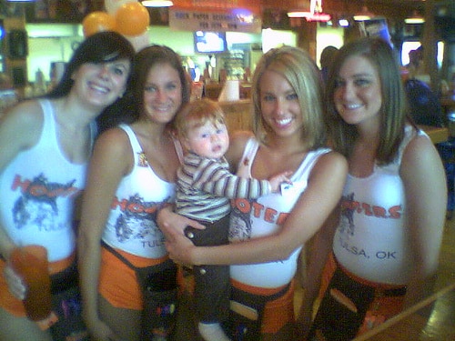 Mom Trolls Sanctimommies Everywhere By Writing How She Joyfully Takes Her Kids To Hooters