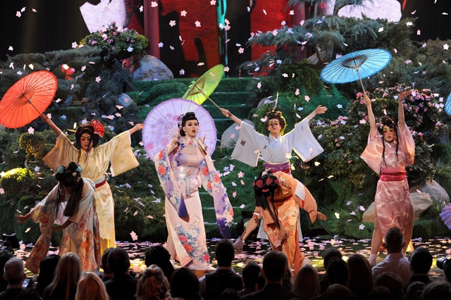 Katy Perry’s Racist Performance Ruined The AMAs