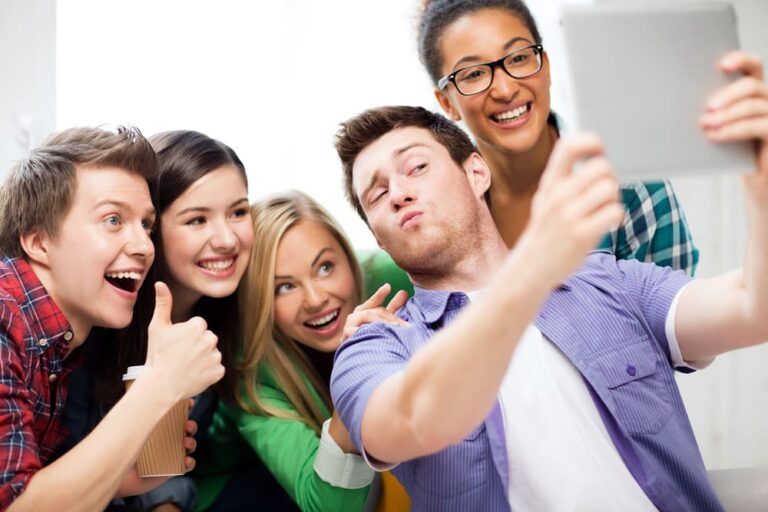 Stop Panicking Parents – Selfies Are Not Spreading Head Lice