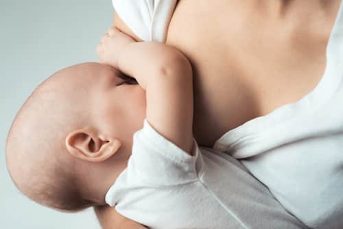 Morning Feeding: The Photo That Changed My Mind About Breastfeeding