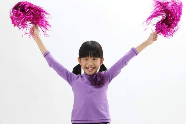 Evening Feeding: This 2-Year-Old Doing Cheerleading Stunts Will Amaze You