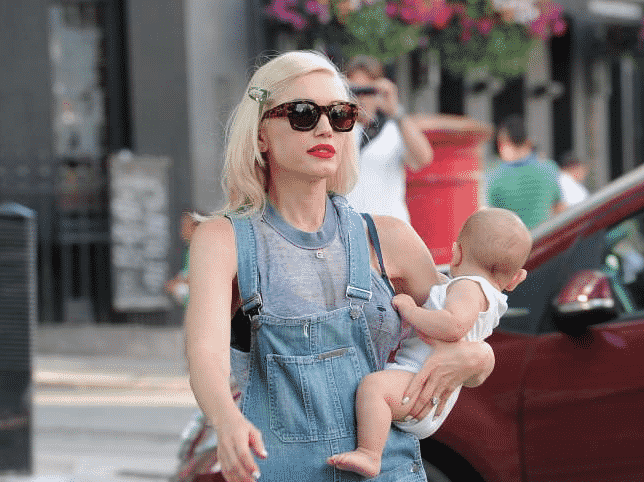 Evening Feeding: Gwen Stefani Wears Her Baby Around Town