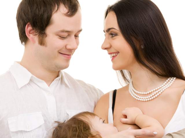 It’s Creepy For A Dad To Pacify A Baby With His Own Nipple