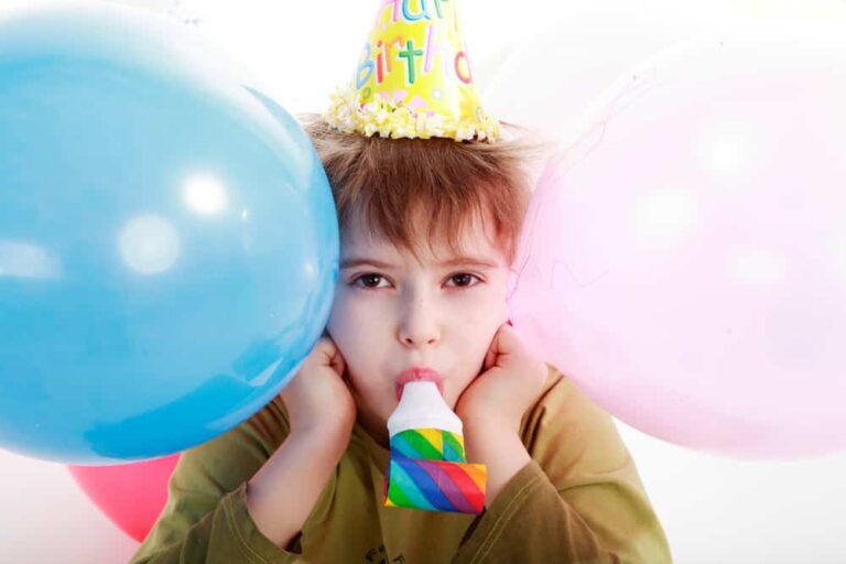8 Ways To Celebrate Your Kid’s Birthday At School Without Cupcakes