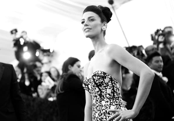 Morning Feeding: Mad Men‘s Jessica Pare Is Expecting Her First Child