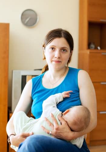 It’s Totally Okay To Feel Uncomfortable Breastfeeding In Public