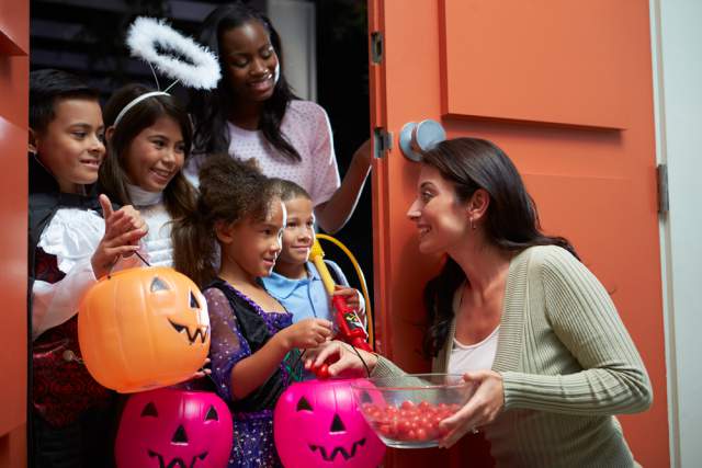 10 Things That Might Happen When You Trick-Or-Treat With A Toddler