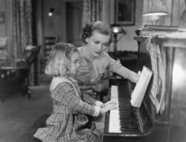 vintage-mom-daughter-piano
