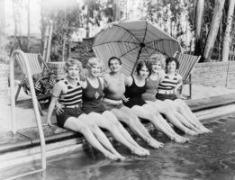 vintage-women-pool