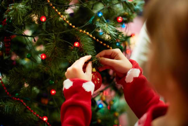 Decorating The Christmas Tree With Kids Is A Nightmare I Dread Every Year