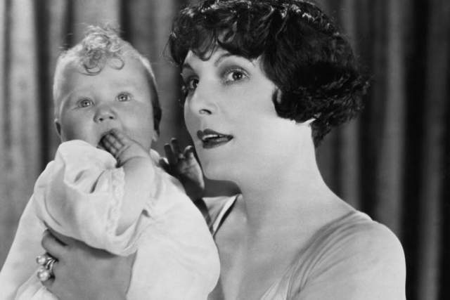 8 Ways To Get Out Of Holding Other People’s Babies Over The Holidays