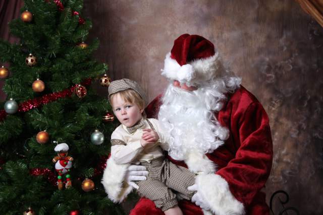 Little Kids Hate Mall Santas, So Let’s Stop Forcing Them Onto Their Laps