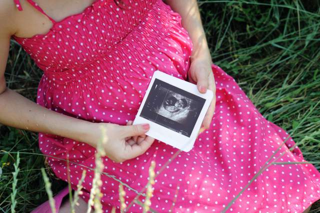 We All Know ‘Keepsake’ Ultrasounds Are Dumb, But The FDA Says They May Be Dangerous Too