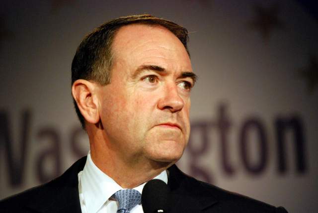 Mike Huckabee’s Pissed That The Duggar Kids Are ‘Bullied,’ Responds By Bullying The Rest Of Us”