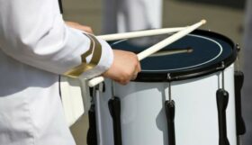 marching-band-drummer