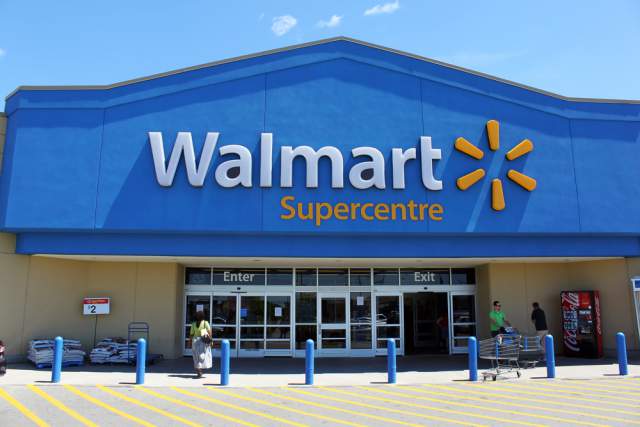 Walmart Gives 500,000 Workers A Raise, But It’s Still Not Enough