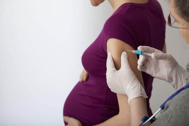 If You’re Pregnant And Haven’t Had A Whooping Cough Vaccine, You Need One