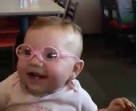 The Video Of This Baby Girl Getting Glasses And Seeing Clearly For The First Time Is The Cutest Thing You’ll See All Day