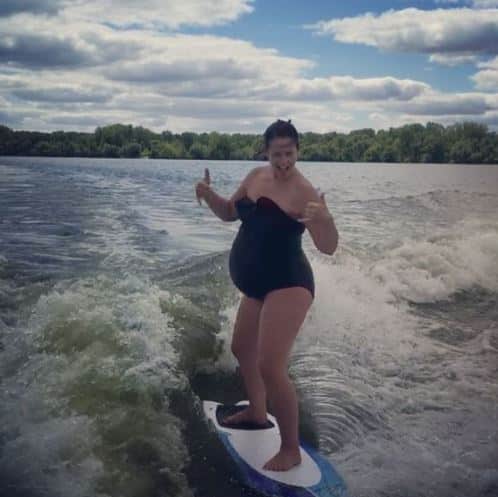 Overdue Mom Goes Surfing at 40-Weeks Pregnant in Badass Attempt to Induce Labor