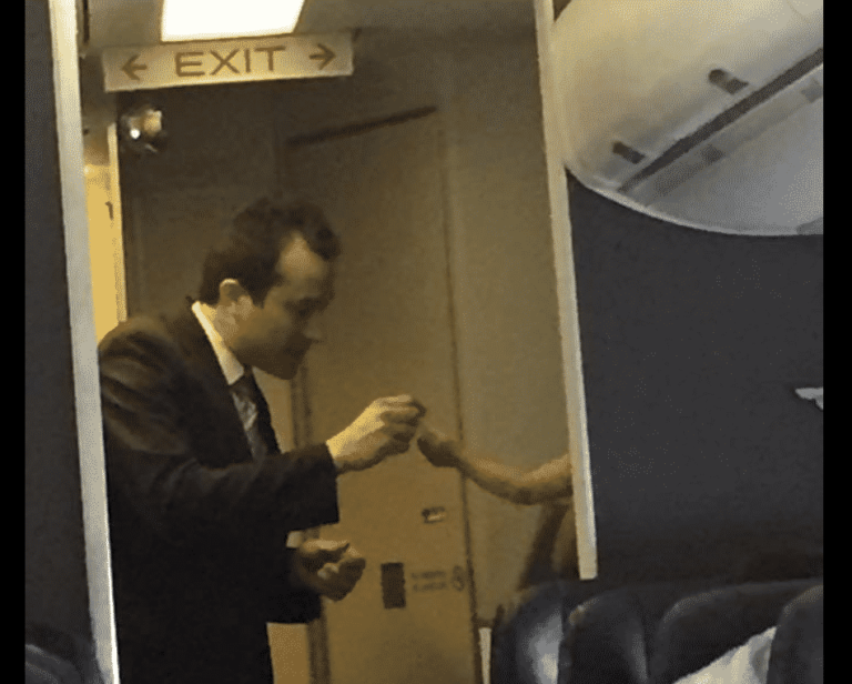 Kind Flight Attendant Blows Bubbles, Consoles Upset Mom and Baby
