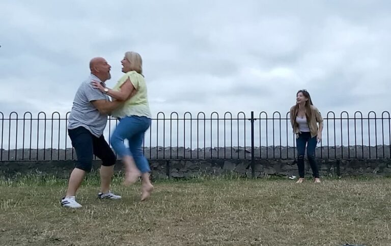 This Couple Tried to Recreate the ‘Dirty Dancing’ Lift and It Didn’t Go Well