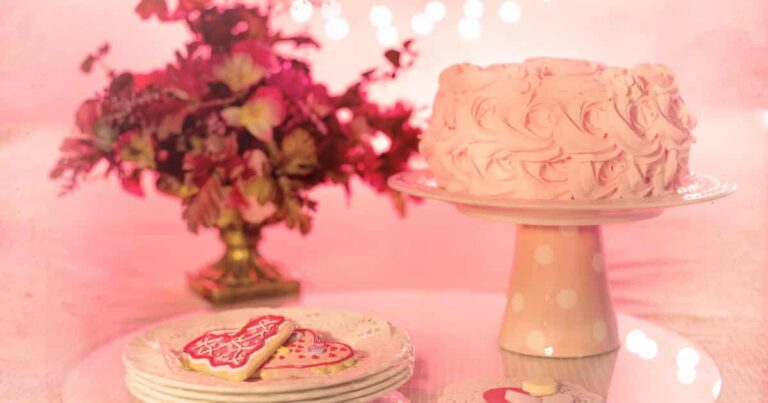 14 Cute Baby Shower Cakes for Girls on Instagram