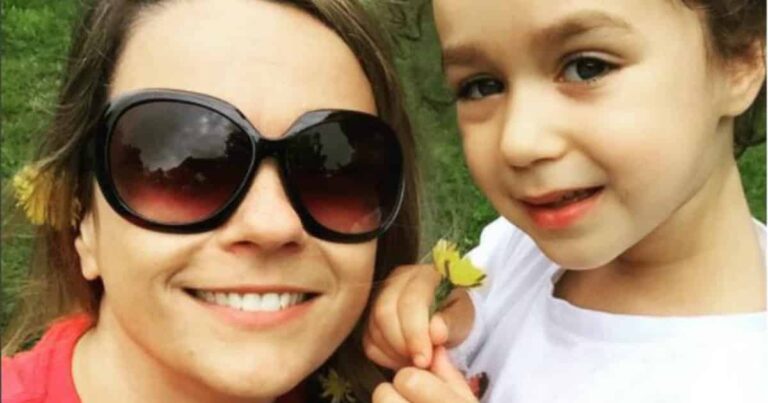 Mom Blogger Tells Off the Dude Who Insisted Working Moms Are ‘Not Real Moms’