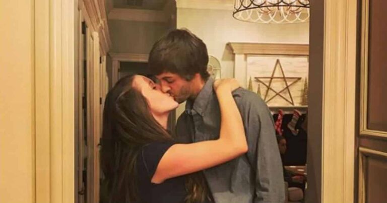 Jill Duggar Makes Out With Husband Under the Mistletoe and Fans Think They See a Baby Bump