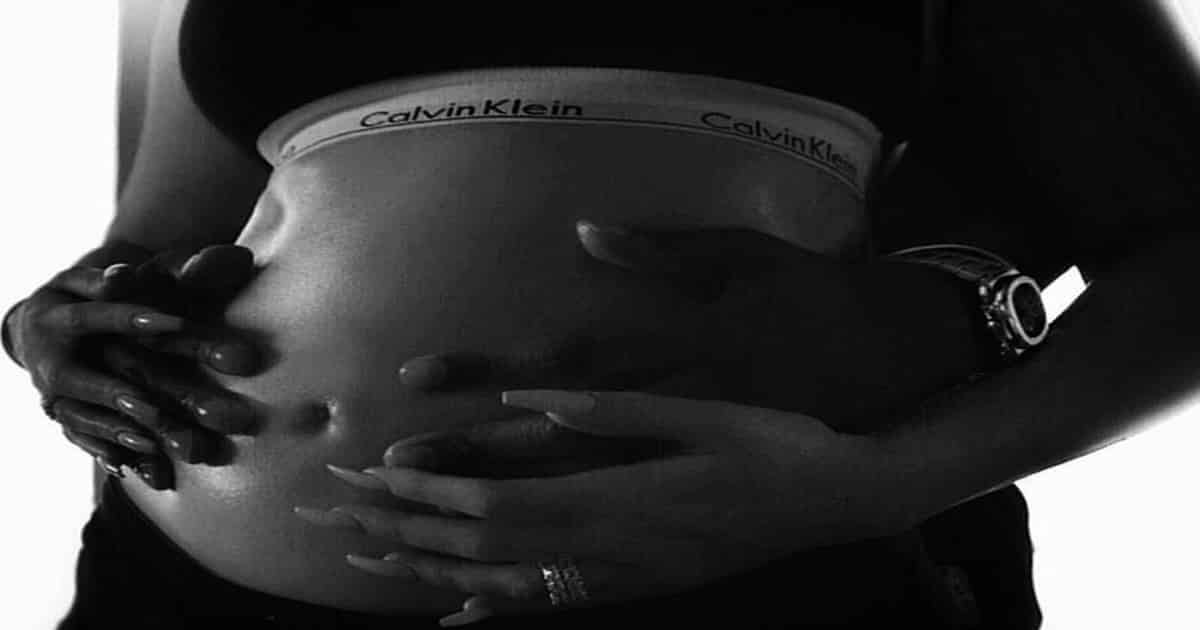 khloe kardashian's baby bump