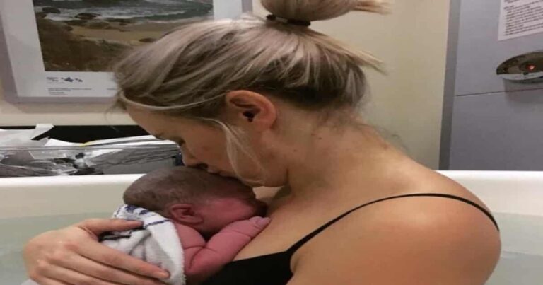 This Mom’s Brutally Honest Post-Birth Selfie Shows Us What Postpartum Is Really Like