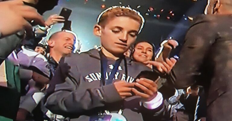 Random Kid Gets Meme’d After Hilarious Justin Timberlake Moment at the Super Bowl
